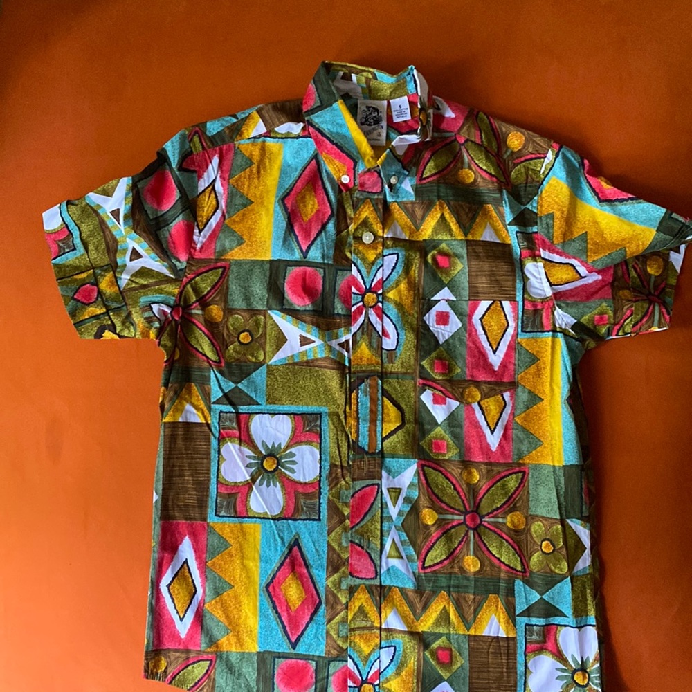 Kennington Ltd. Casual Button Down Shirt (Small)